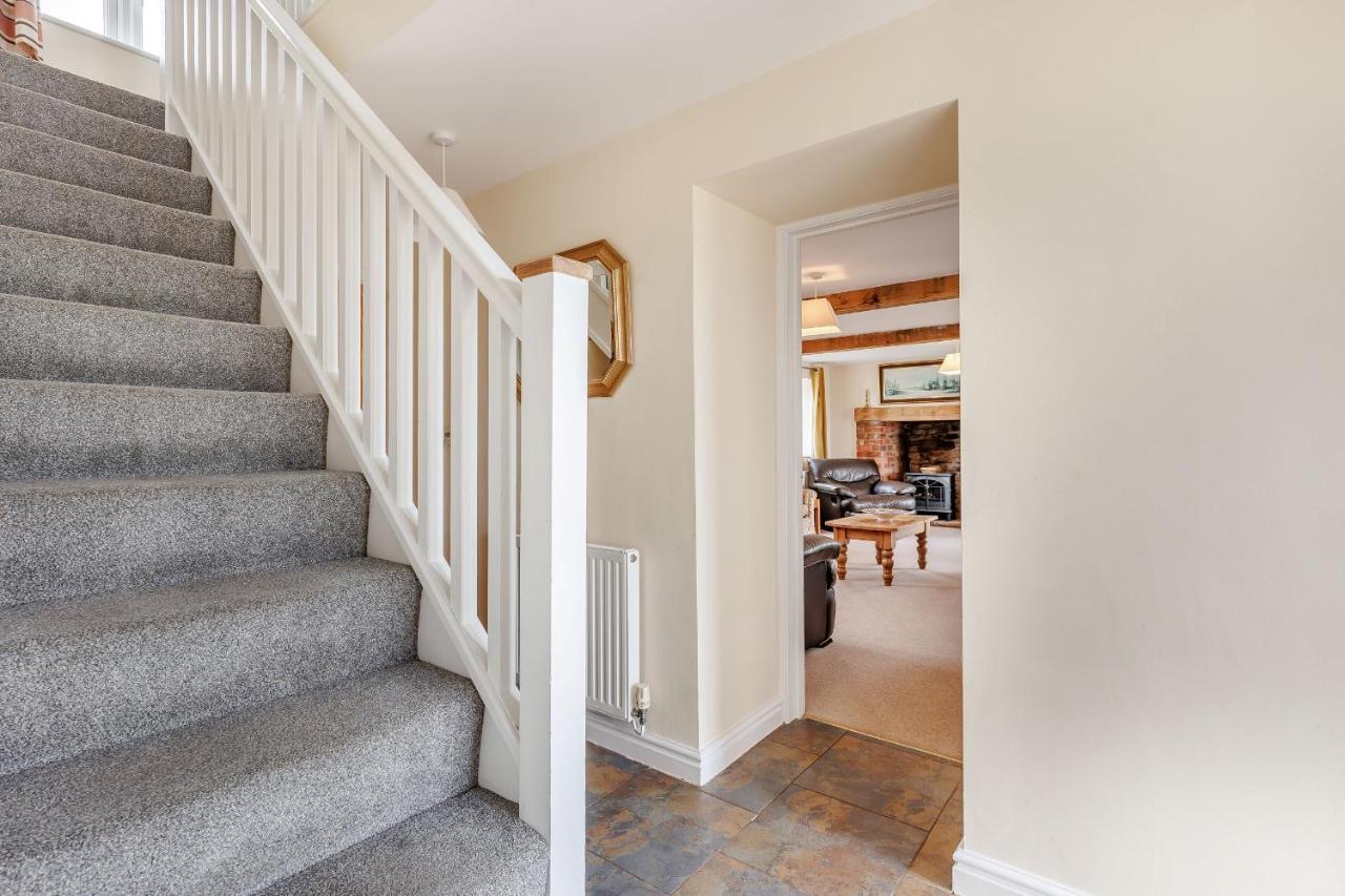 Wood Cottage Tenbury Exterior foto