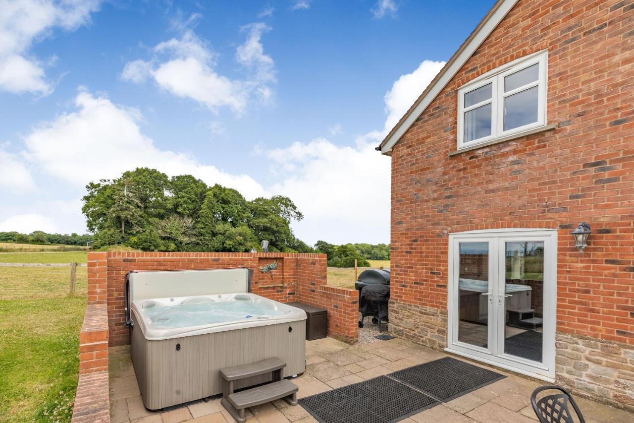 Wood Cottage Tenbury Exterior foto